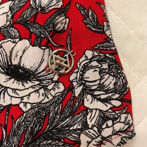 Beautiful red blouse by Adrianne vittadini - Picture 3 of 3